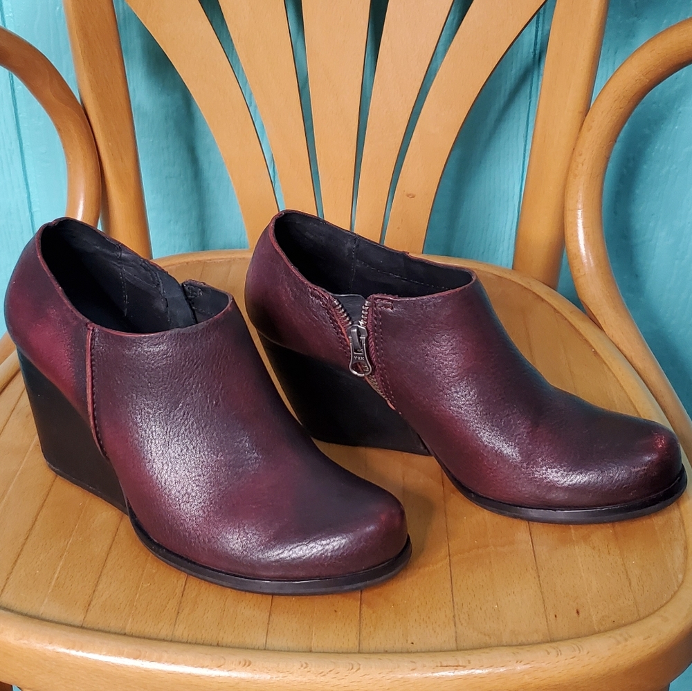 ❤ Kork Ease "Homes" leather wine color/Maroon wedge ankle booties Size 6…